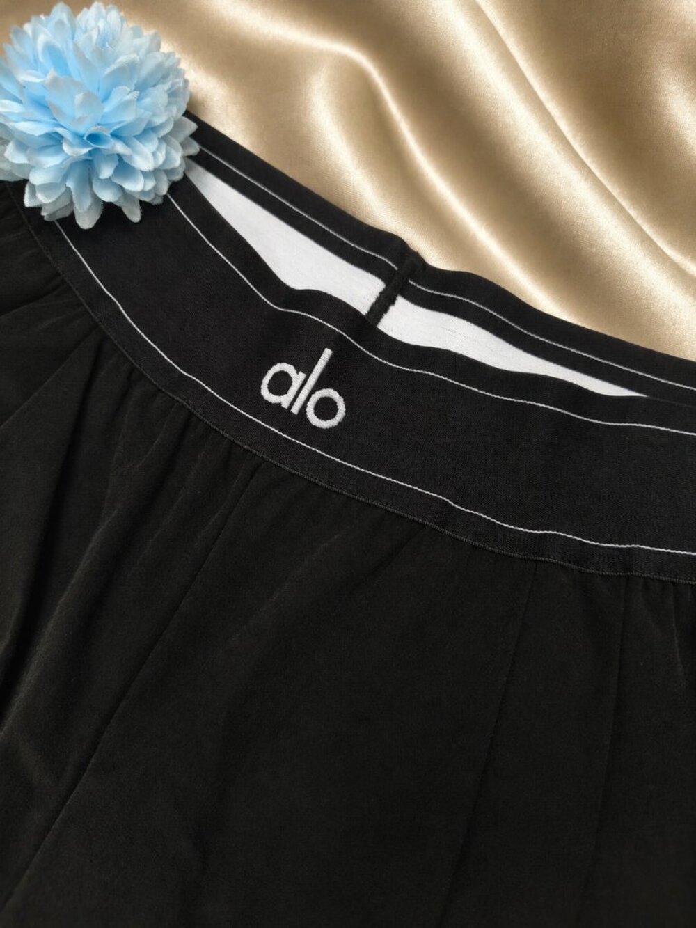 Alo Yoga Black Regular 30-inch Trouser Women's XS💞/ smoke-free households😊 - Picture 7 of 8